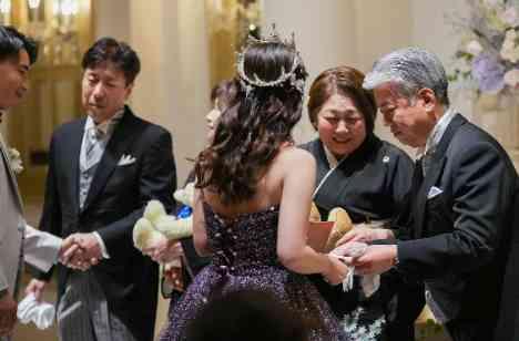 大切な家族・友人に囲まれて憧れの結婚式の演出画像