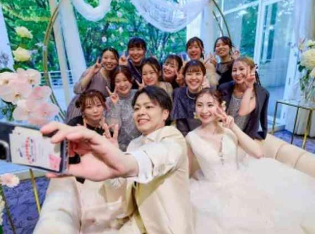 ゲスト想いのおふたりが創りあげる結婚式の挙式実例画像