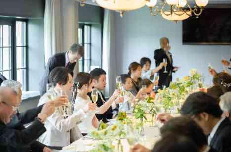 ゲストへおもてなし！お料理にこだわった家族婚！の披露宴画像