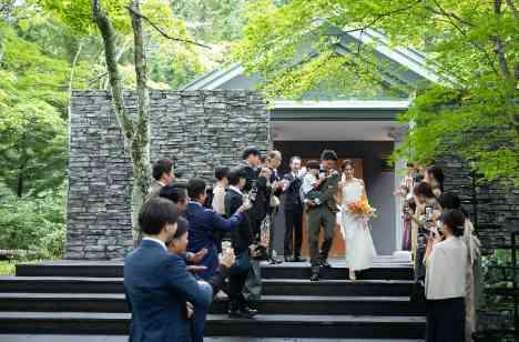 軽井沢の緑を感じ、家族の愛を深める少人数婚の準備・打ち合わせ画像