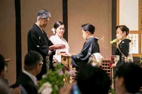 おふたりらしさが溢れた、唯一無二の結婚式の挙式画像