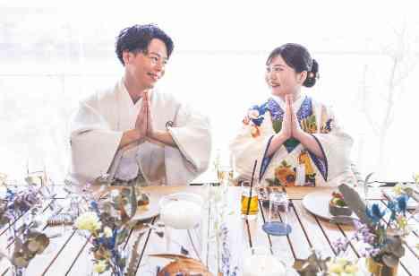 大切な友人と過ごすおひろめパーティーの披露宴画像