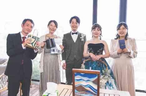 大切な友人と過ごすおひろめパーティーの演出画像