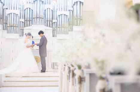 他にはない空間と演出で自分たちだけの結婚式にの挙式画像