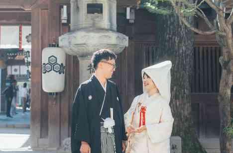 自然体で、あたたかいアットホームな結婚式の挙式画像