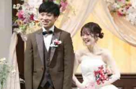 春のあたたかさと笑顔にあふれる結婚式の披露宴画像