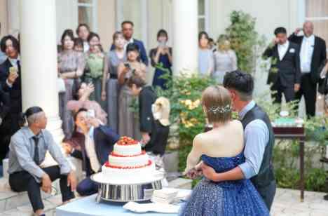 愛犬との結婚式・みんなでワイワイ・一緒に創る結婚式の披露宴画像