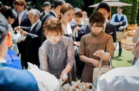 夏！！みんなではじける同窓会パーティーの準備・打ち合わせ画像