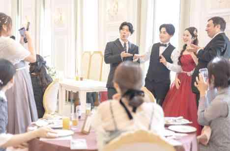 ふたりらしく、ぬくもりあふれる結婚式の披露宴画像