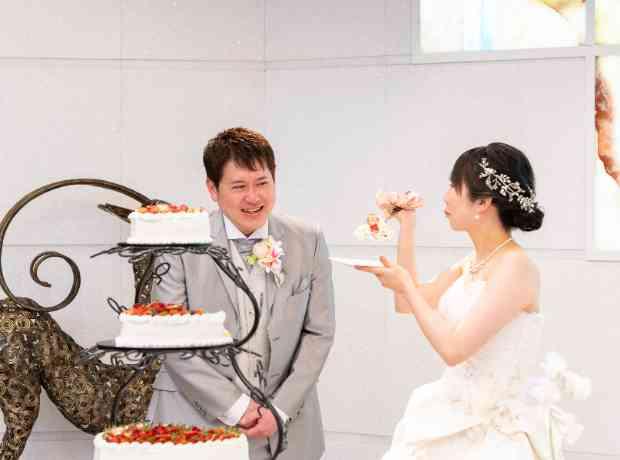 オリジナリティと笑顔溢れるウエディングの挙式実例画像
