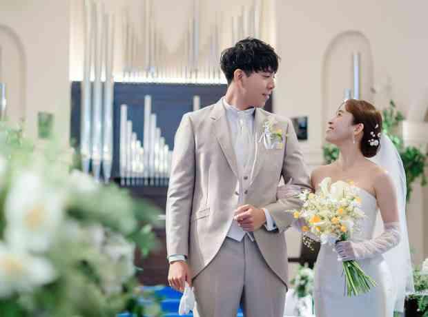 みんなが気軽に楽しめる、海をイメージした結婚式の挙式実例画像