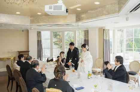 家族中心で叶えるかけがえのない上質な時間の披露宴画像