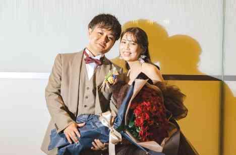 深い愛情をを伝えあうハートフルウェディングの演出画像
