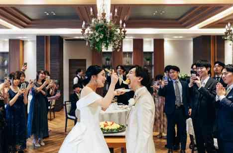 夢がいっぱいに詰まったオリジナル結婚式の披露宴画像
