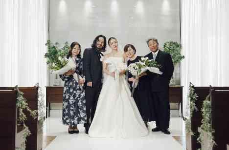 大切な家族・友人と2部制Weddingの挙式画像