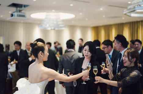 大切な家族・友人と2部制Weddingの披露宴画像