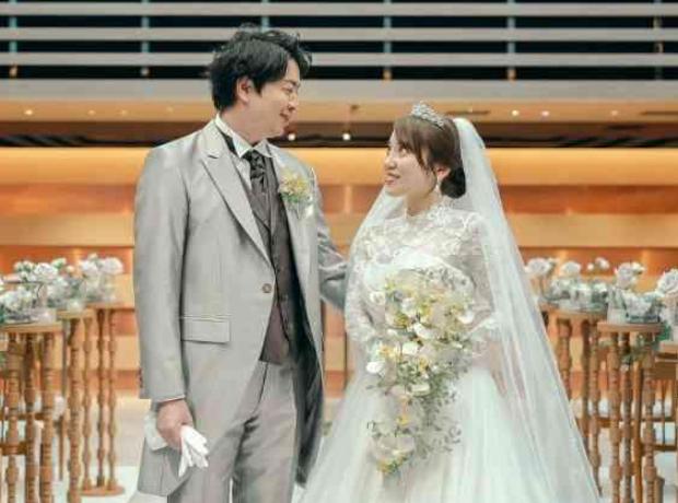 ゲストに贈る大迫力の東京タワーのもとでの結婚式の挙式実例画像