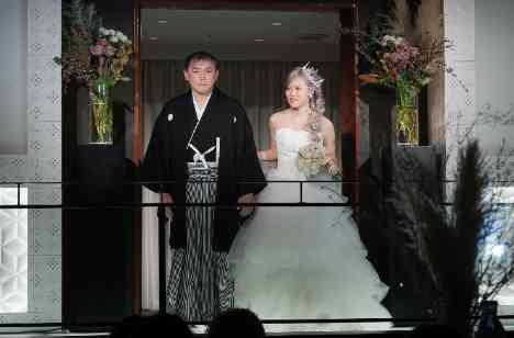 職場の皆と和と洋を織り交ぜた特別な一日の準備・打ち合わせ画像
