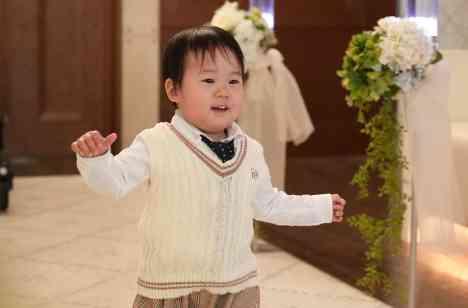 「家族みんなで迎える幸せあふれる結婚式の日」の挙式画像