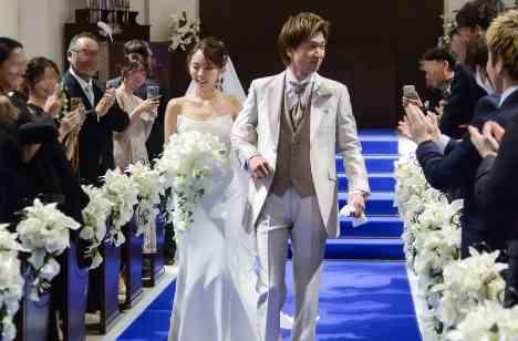 締めるときと笑うとき、メリハリのある結婚式の挙式画像