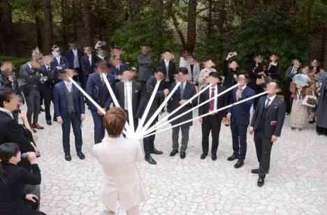 締めるときと笑うとき、メリハリのある結婚式の演出画像