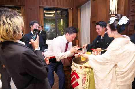想いを込めて幸せをみんなと共有し合う時間の挙式画像