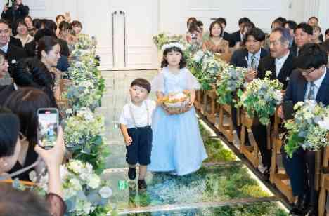 皆が楽しく幸せな気持ちになるHappyな時間をの挙式画像