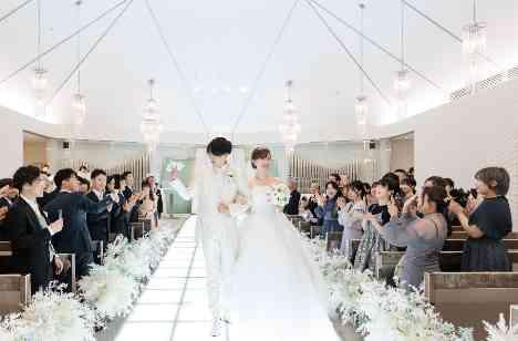 カワイイに包まれた空間で愛と感謝いっぱいの結婚式の挙式画像