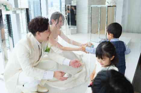 感謝と夢がいっぱいに詰まったキラキラWeddingの挙式画像
