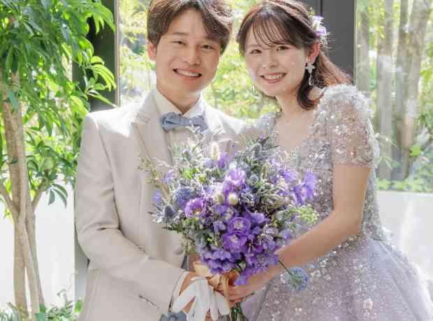 藤の花に囲まれた　アットホームな結婚式の挙式実例画像
