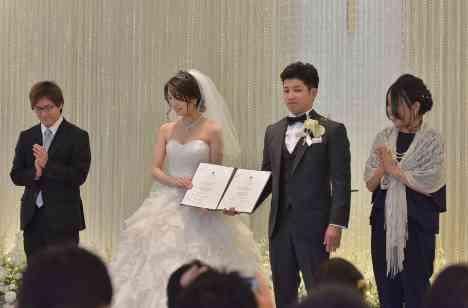 家族、友人、同僚。みんなの絆を確かめ合うの挙式画像