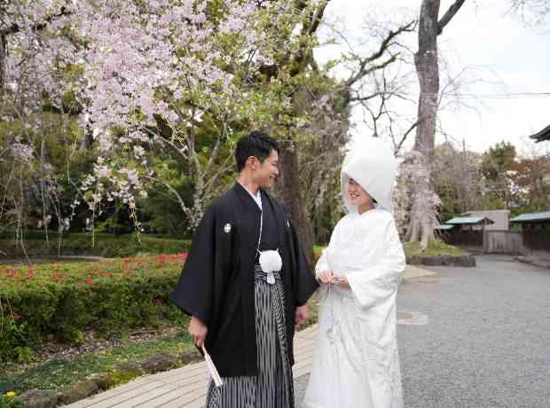 伝統と笑顔がつながる、春の和婚パーティーの挙式実例画像