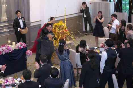 笑って、泣いて、また笑う!笑顔と感動の結婚式の披露宴画像