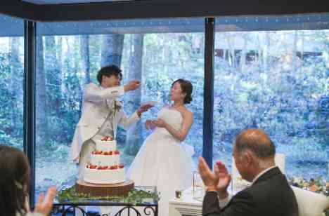大切なゲストと想いを重ねた特別な結婚式の披露宴画像