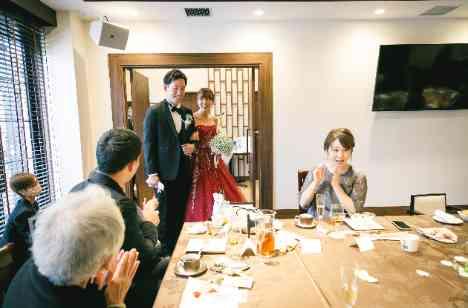 家族で過ごした心あたたまるウェディングパーティーの演出画像