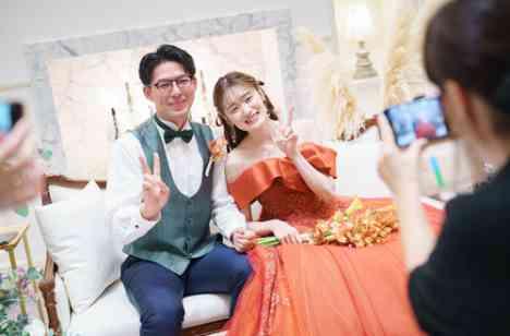 キャンプ好き新郎新婦の一棟貸切オリジナルウェデングの披露宴画像
