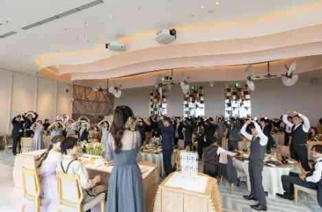 ゲストの記憶に刻まれた、ふたりの結婚パーティーの演出画像