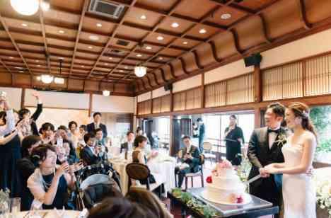 特注の装花や粋な衣裳で彩った、プロも感激するモダンの演出画像