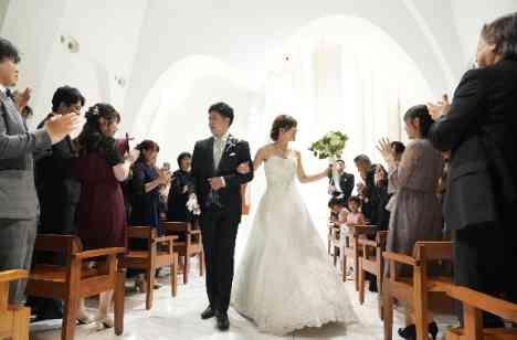 気持ちを大切にした、心つながる結婚式の挙式画像