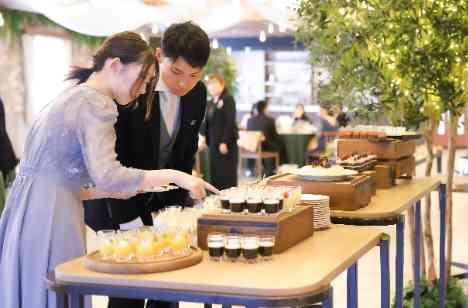 大切な人たちに届ける笑顔あふれる結婚式の演出画像