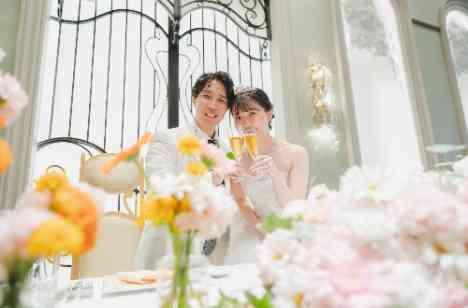光と祝福が未来を照らす、家族のはじまりの披露宴画像
