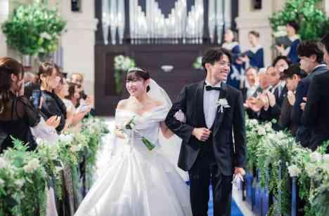 手作りアイテムで演出したアットホームな結婚式の挙式画像