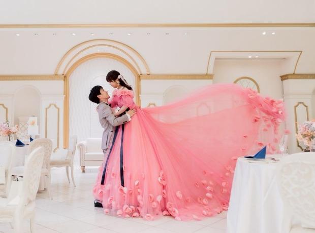 アイドルとお寿司、夢と大好きなものに囲まれた結婚式の挙式実例画像
