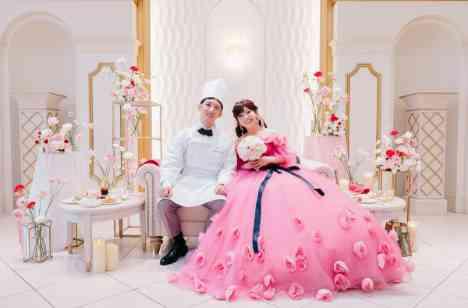 アイドルとお寿司、夢と大好きなものに囲まれた結婚式の披露宴画像