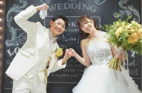 夏で行う"おふたりらしさ"ひまわりが紡いだ結婚式の挙式画像