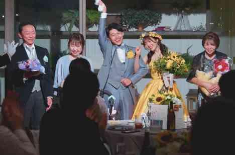 夏で行う"おふたりらしさ"ひまわりが紡いだ結婚式の演出画像