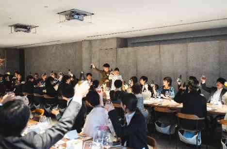 等身大で　ありのままの人生を祝う一日の披露宴画像
