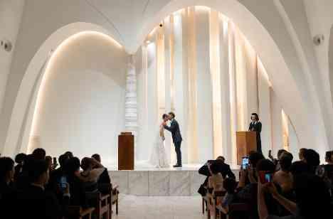 みんなで創る誓い、感謝と感動が広がる結婚式 の挙式画像