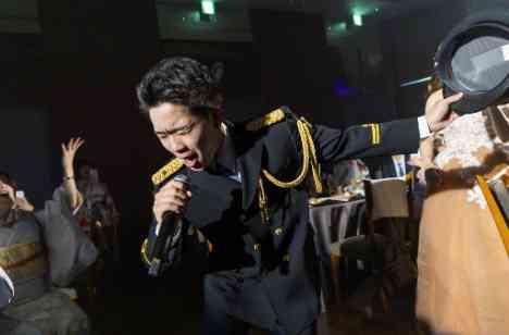 感謝と笑顔あふれる特別な祝宴のひとときの演出画像