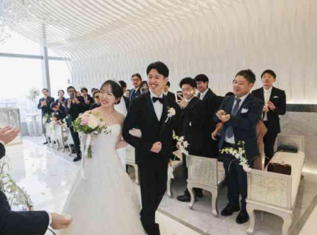 大切なゲストの皆様へ感謝を伝える結婚式の挙式実例画像
